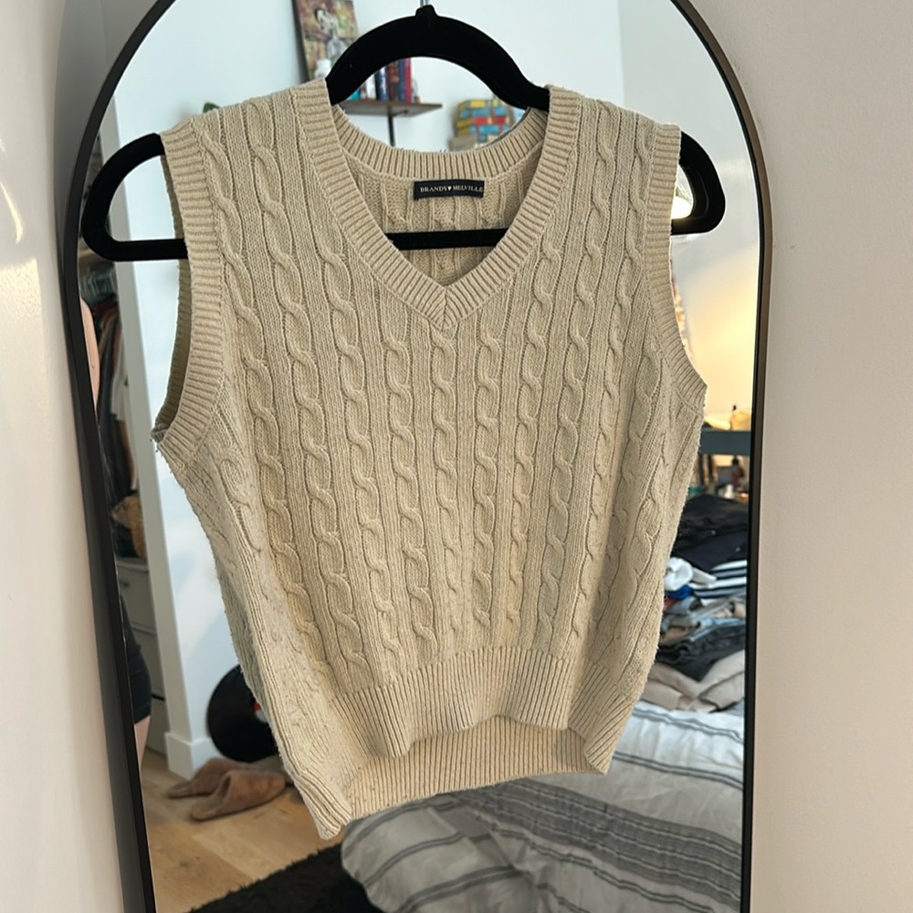 Brandy Melville sweater vest